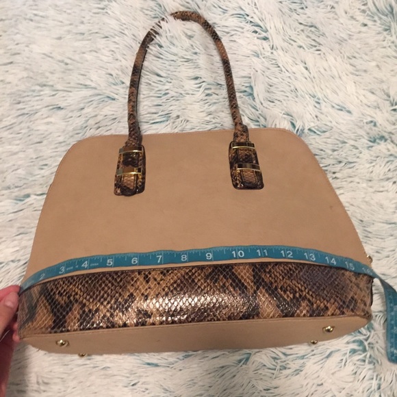 ✨CHARMING CHARLIE SNAKESKIN PURSE✨ - Picture 6 of 8